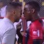 Dublador decifra discussão do técnico Artur Jorge, do Botafogo, com volante do Vitória em jogo no Barradão; veja