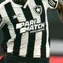 Narrador elogia novo uniforme do Botafogo em transmissão de jogo contra o Vitória: &#8216;Que camisa! Um grande espetáculo!&#8217;