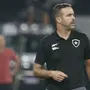 Pitacos: Artur Jorge comete erros contra o Athletico-PR, mas estão faltando peças ofensivas ao Botafogo; e a arbitragem hein?