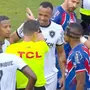 Árbitro justifica cartão amarelo para Jean Lucas em Bahia x Botafogo: &#8216;Golpear adversário no rosto de maneira temerária&#8217;