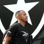 Marlon Freitas, do Botafogo, volta a explicar caso da piscadinha e diz: ‘Vi que sou muito forte. Acabou que em 2024 cicatrizou’