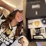 Após ‘reclamar’ do pai, Anitta é presenteada pelo Botafogo com kit e camisa personalizada com patch de campeão da Libertadores