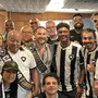 VÍDEO: cantor botafoguense, Leo Russo cumpre promessa e lança clipe regravando &#8216;Botafogo campeão&#8217;, sucesso de Beth Carvalho
