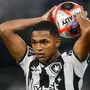 Rafael Lobato recebe elogios no Botafogo: &#8216;É um jogador em que acreditamos bastante&#8217;, diz Leiria