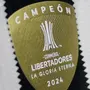 Botafogo insere patch de campeão da Libertadores no uniforme; veja imagens