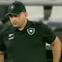 Pitacos: Carlos Leiria assumiu que não treinou bolas paradas após clássico em que perdeu na bola parada; e vai continuar no Botafogo? É prêmio?