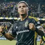 Jornalista elogia Cucho Hernández, alvo do Botafogo: ‘Um dos melhores atacantes da MLS. Jogador pronto para chegar e render. Nível Almada’