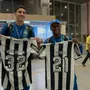 Jair e Nathan Fernandes chegam ao Rio e posam com camisa do Botafogo: &#8216;Sonho realizado&#8217;