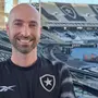 Botafogo oficializa saída de Carlos Leiria e anuncia Rodrigo Bellão como novo técnico do sub-20