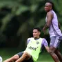 Nathan Fernandes treina com bola com o elenco e se aproxima do retorno no Botafogo