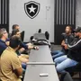 Organizada do Botafogo tem reunião com diretoria e divulga nota: ‘O que passou não pode ser motivo para zona de conforto’