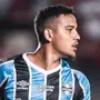Botafogo formaliza proposta de empréstimo ao Grêmio por Gustavo Martins, com opção de compra