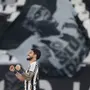 Alex Telles diz que pressão &#8216;é de todos, não só de Renato Paiva&#8217; e convoca torcida do Botafogo: &#8216;Sabemos que noites de Libertadores no Niltão são especiais&#8217;