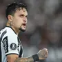 Gustavo Villani lembra de Garrincha ao narrar golaço do camisa 7 Artur em Botafogo x Estudiantes: ‘O Mané assinaria!’