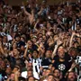 &#8216;Massa compacta&#8217; do Botafogo dá show, cala flamenguistas no Maracanã e provoca Flamengo: &#8216;Torcida de teatro&#8217;
