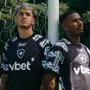 Botafogo lança nova camisa de aquecimento para a temporada 2025/2026