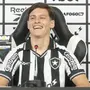 Álvaro Montoro se impressiona com festa da torcida do Botafogo e elogia time: ‘De fora se via que iriam ganhar o jogo’