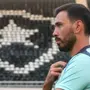 Gregore treina, e Botafogo deve repetir escalação contra o Vitória em estreia oficial de Davide Ancelotti