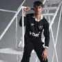 Botafogo lança nova camisa preta com mangas longas, e venda começa nesta sexta