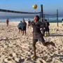 Antes de ir para a Inglaterra, Igor Jesus joga futevôlei no Rio e indica que irá ao Nilton Santos ver Botafogo x Vitória