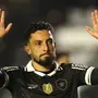 Alex Telles celebra gol e vitória ‘em casa’: ‘Eu não paro e vou continuar trabalhando por ti, Botafogo’