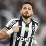 Alex Telles, do Botafogo, recebe título de Cidadão Honorário do Rio de Janeiro