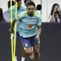 Vitinho se apresenta à Seleção Brasileira e reencontra campeões pelo Botafogo; veja fotos