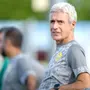 Ex-Botafogo, Luís Castro recebe sondagem do Grêmio; técnico ‘escancara portas’ para voltar ao Brasil