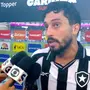 Alex Telles critica arbitragem em Botafogo x Flamengo: &#8216;É sempre a mesma coisa. Queria ver se fosse do outro lado&#8217;