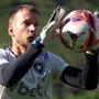 Movimento Ninguém Ama Como A Gente pede barração de goleiro no Botafogo: &#8216;É preciso tirar o Neto urgentemente&#8217;